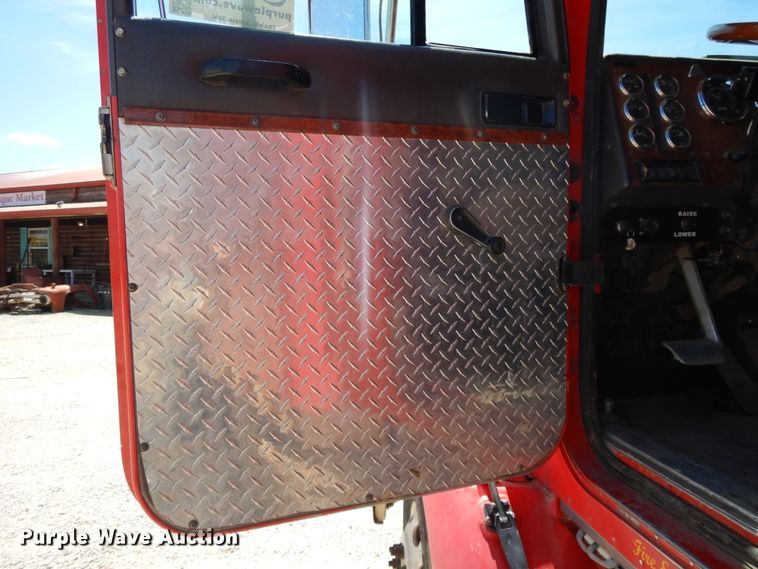 image for item DE5634 1995 International 9200 semi truck