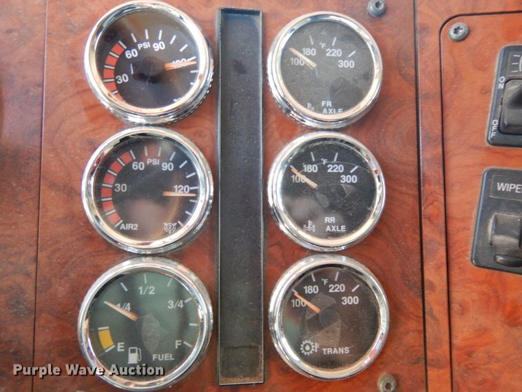 image for item DE5634 1995 International 9200 semi truck