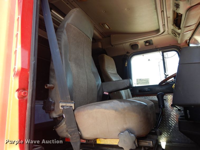 image for item DE5634 1995 International 9200 semi truck