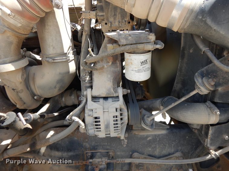 image for item DE5634 1995 International 9200 semi truck