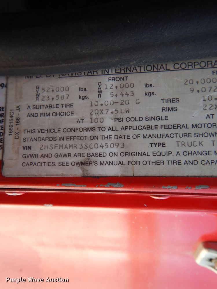 image for item DE5634 1995 International 9200 semi truck