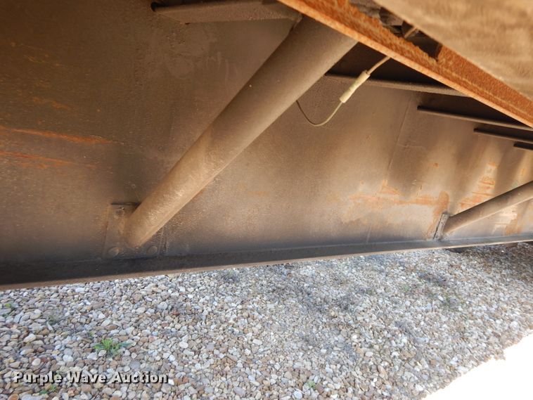 image for item DE5635 1993 Wilson flatbed trailer