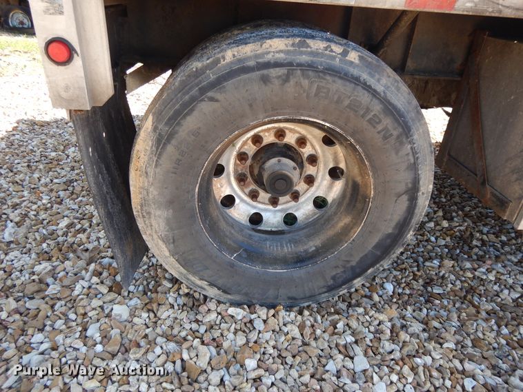 image for item DE5635 1993 Wilson flatbed trailer