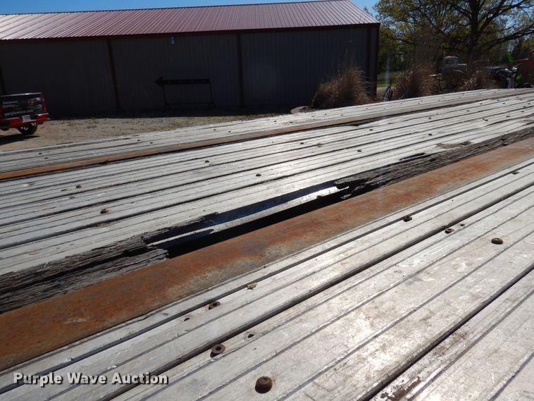 image for item DE5635 1993 Wilson flatbed trailer