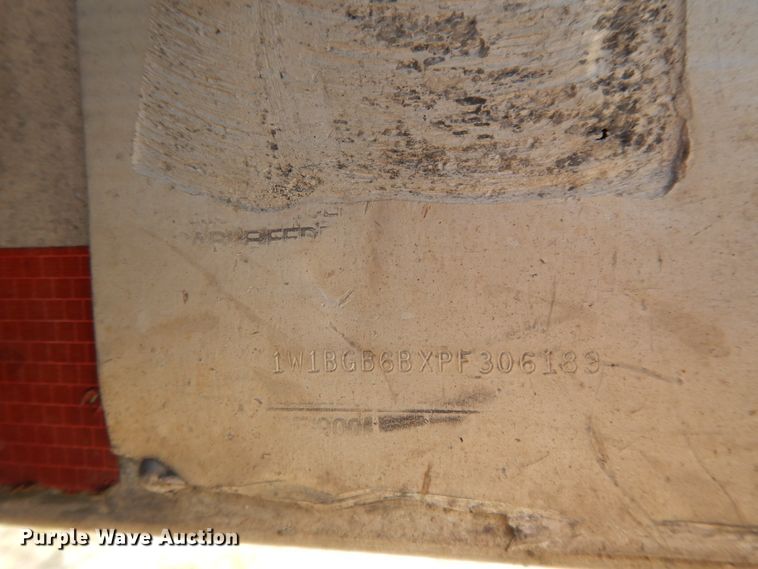 image for item DE5635 1993 Wilson flatbed trailer