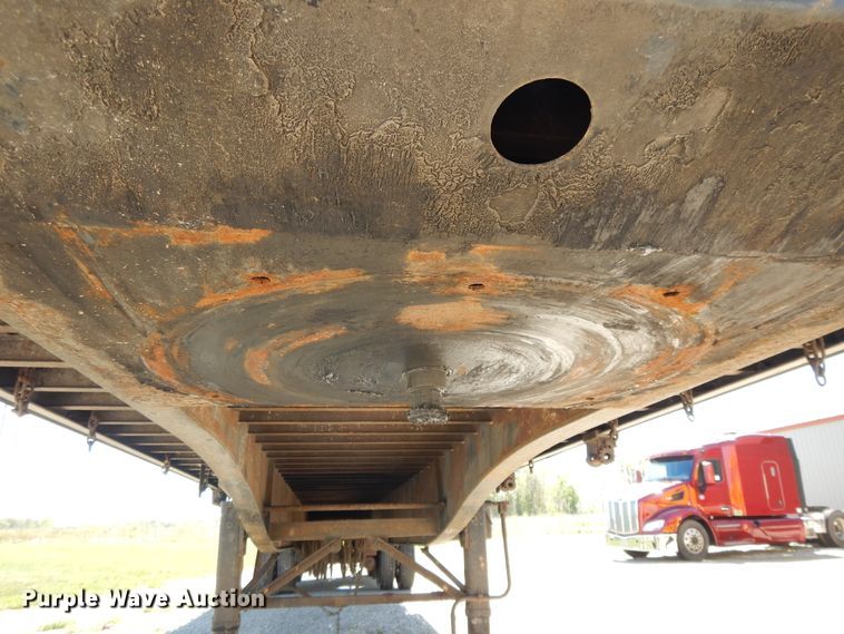 image for item DE5638 2004 Utility flatbed trailer