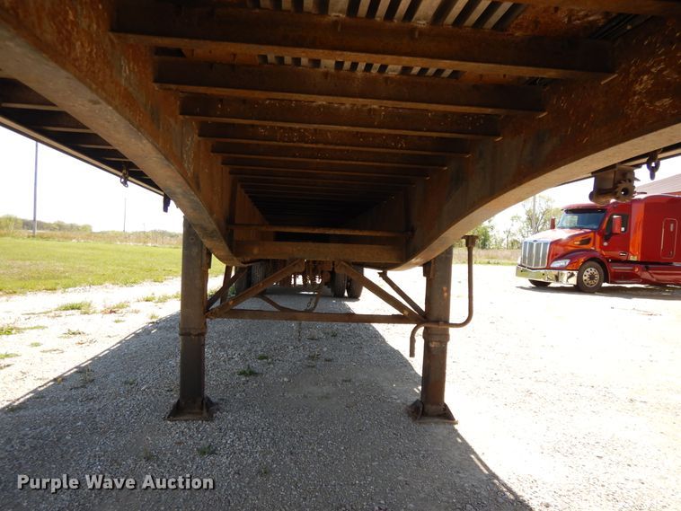image for item DE5638 2004 Utility flatbed trailer