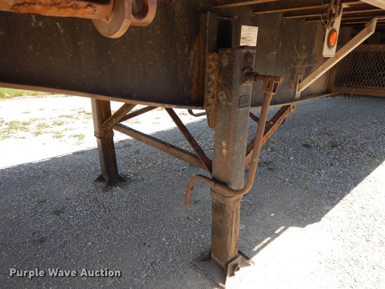 image for item DE5638 2004 Utility flatbed trailer