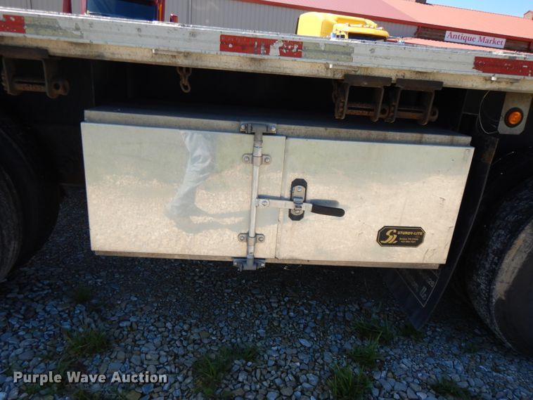 image for item DE5638 2004 Utility flatbed trailer