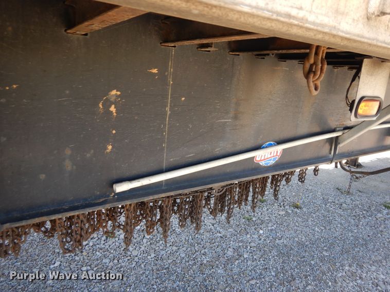 image for item DE5638 2004 Utility flatbed trailer