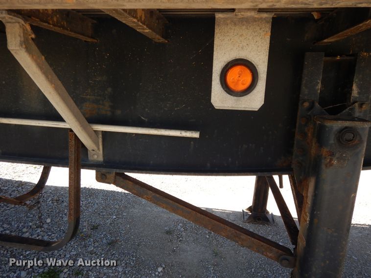 image for item DE5638 2004 Utility flatbed trailer