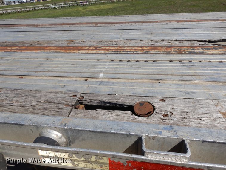image for item DE5638 2004 Utility flatbed trailer