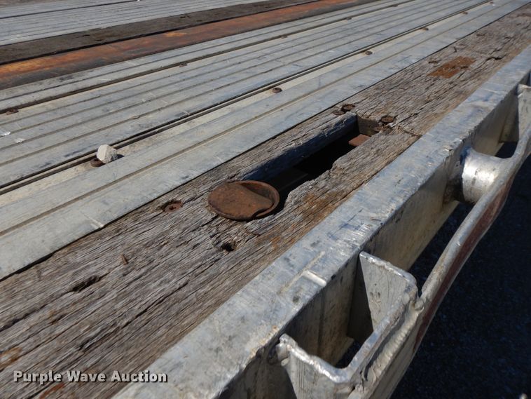 image for item DE5638 2004 Utility flatbed trailer