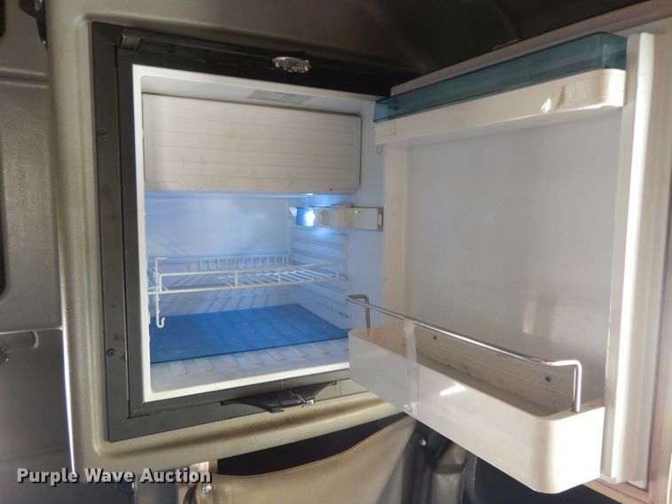 image for item DE5639 2012 Peterbilt 386 semi truck