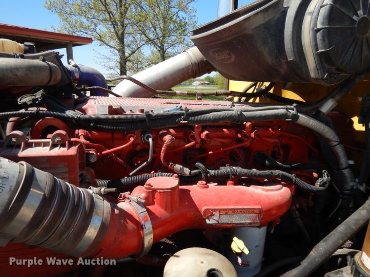 image for item DE5639 2012 Peterbilt 386 semi truck