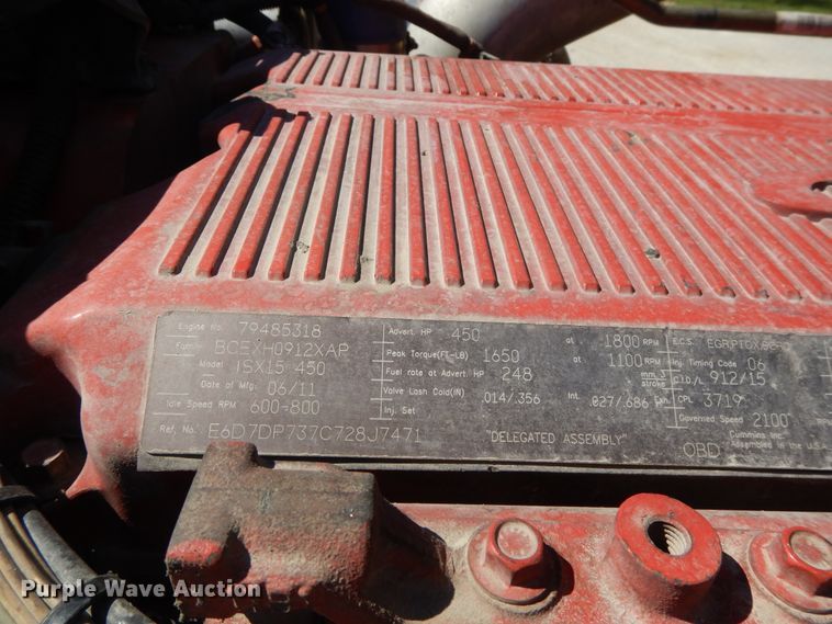 image for item DE5639 2012 Peterbilt 386 semi truck