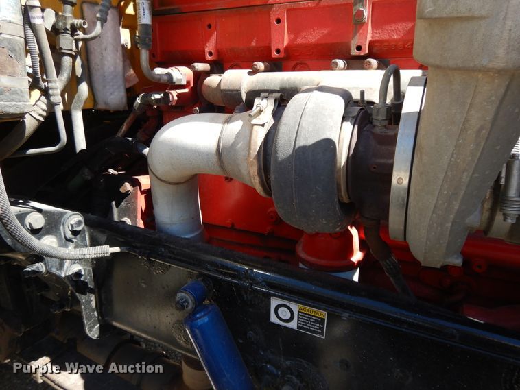 image for item DE5639 2012 Peterbilt 386 semi truck