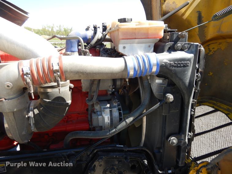 image for item DE5639 2012 Peterbilt 386 semi truck