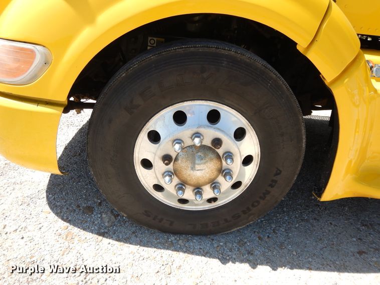 image for item DE5639 2012 Peterbilt 386 semi truck