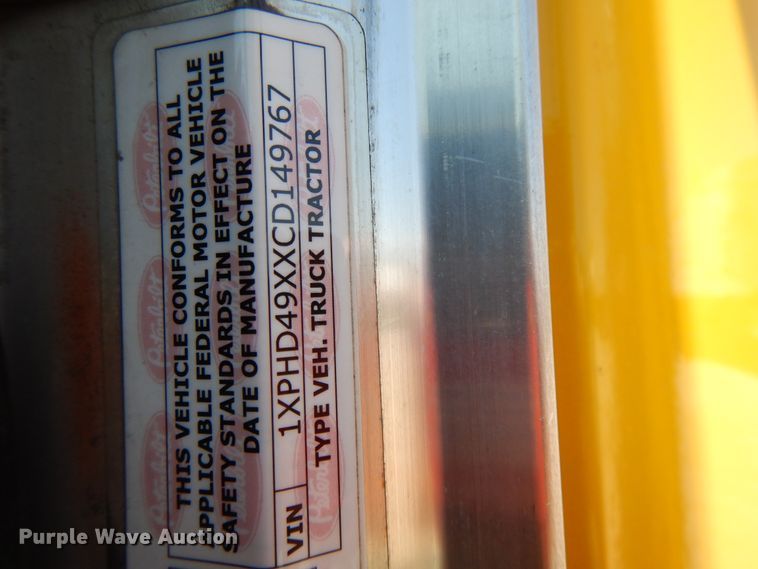 image for item DE5639 2012 Peterbilt 386 semi truck