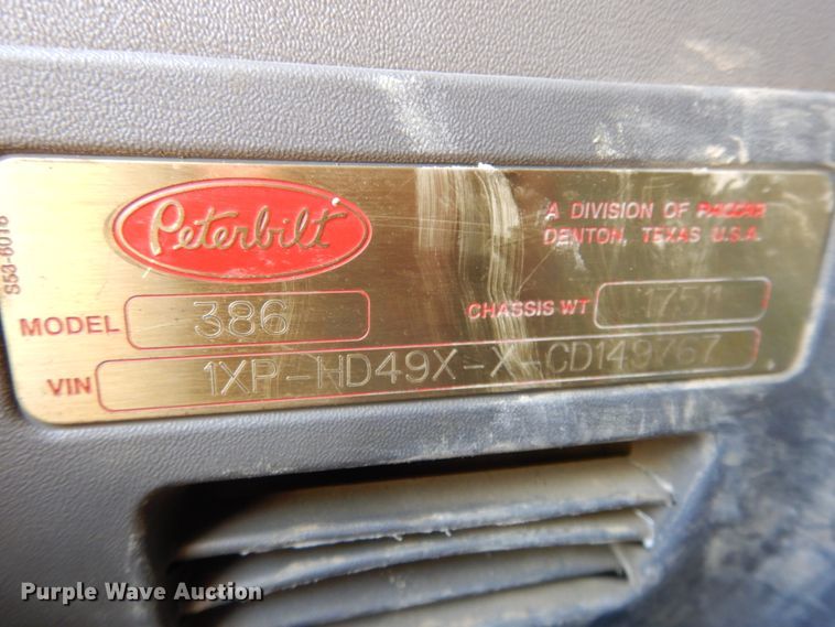 image for item DE5639 2012 Peterbilt 386 semi truck