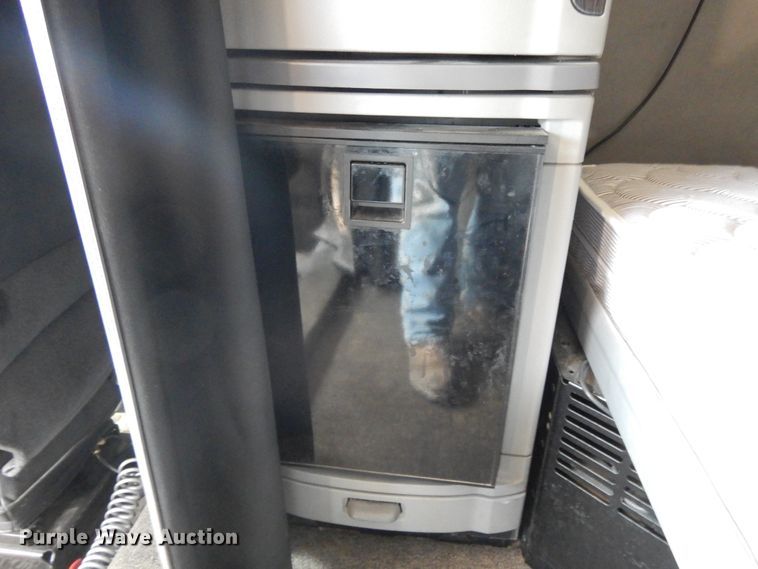 image for item DE5640 2015 Peterbilt 579 semi truck