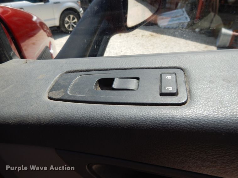 image for item DE5640 2015 Peterbilt 579 semi truck