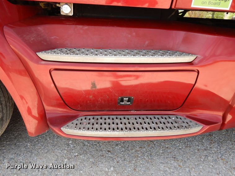 image for item DE5640 2015 Peterbilt 579 semi truck