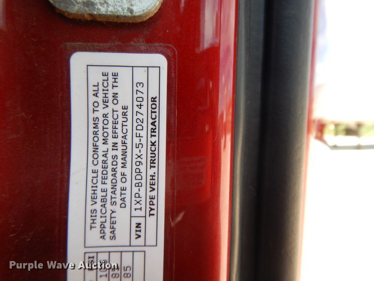 image for item DE5640 2015 Peterbilt 579 semi truck