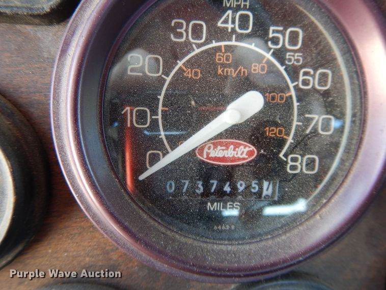 image for item DE5641 1995 Peterbilt 375 semi truck