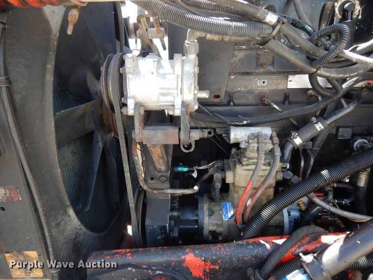 image for item DE5641 1995 Peterbilt 375 semi truck