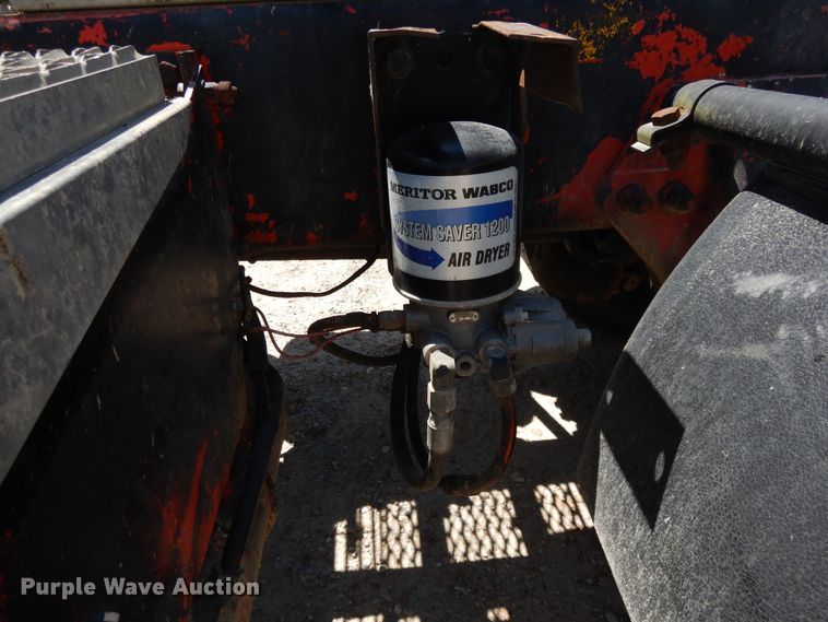 image for item DE5641 1995 Peterbilt 375 semi truck