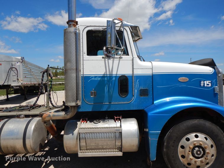 image for item DE5641 1995 Peterbilt 375 semi truck