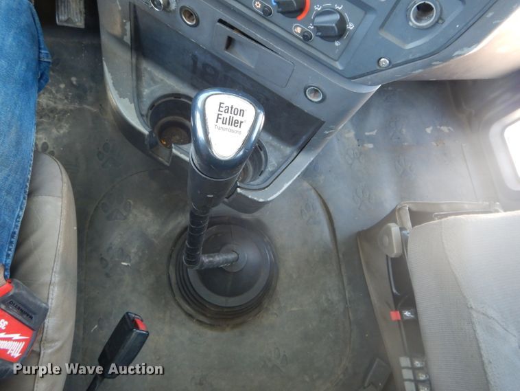 image for item DF3138 2009 Mack CXU612 flatbed truck