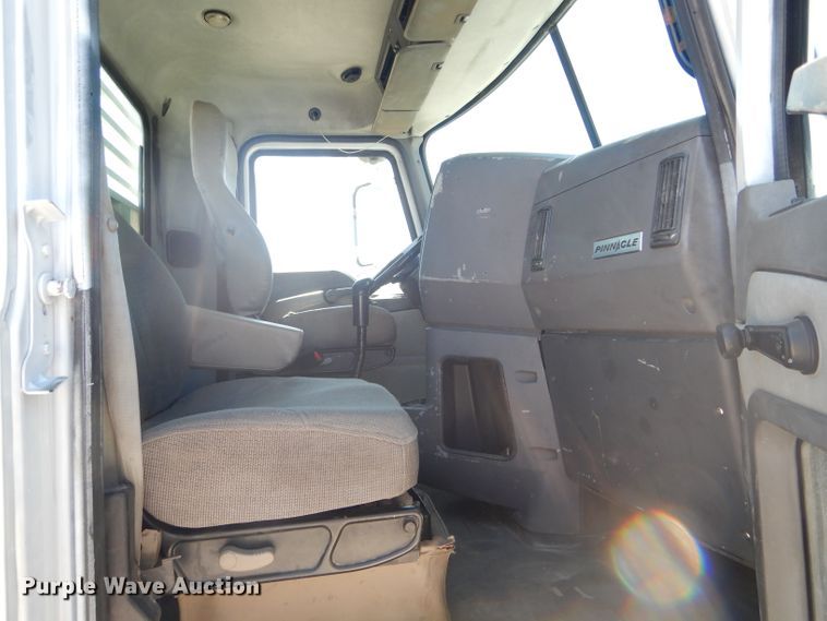 image for item DF3138 2009 Mack CXU612 flatbed truck