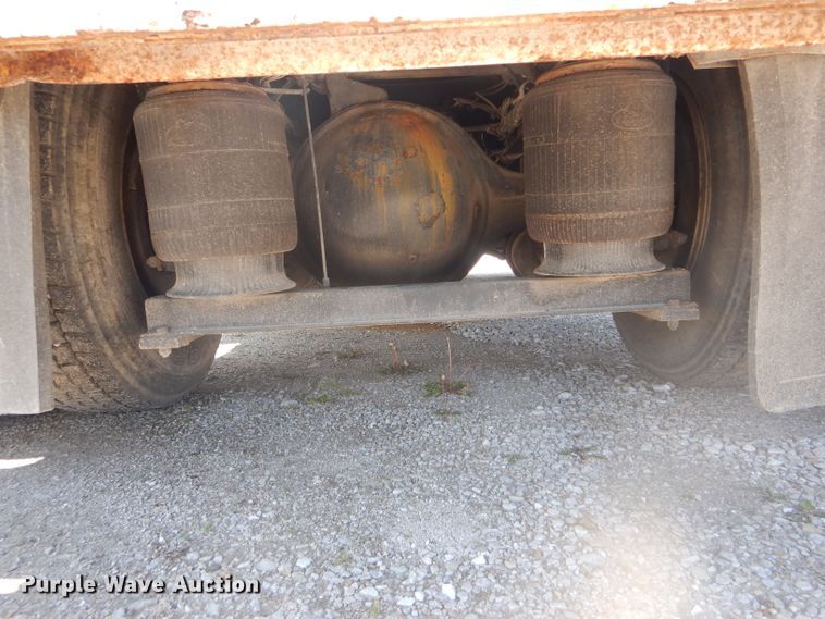 image for item DF3138 2009 Mack CXU612 flatbed truck