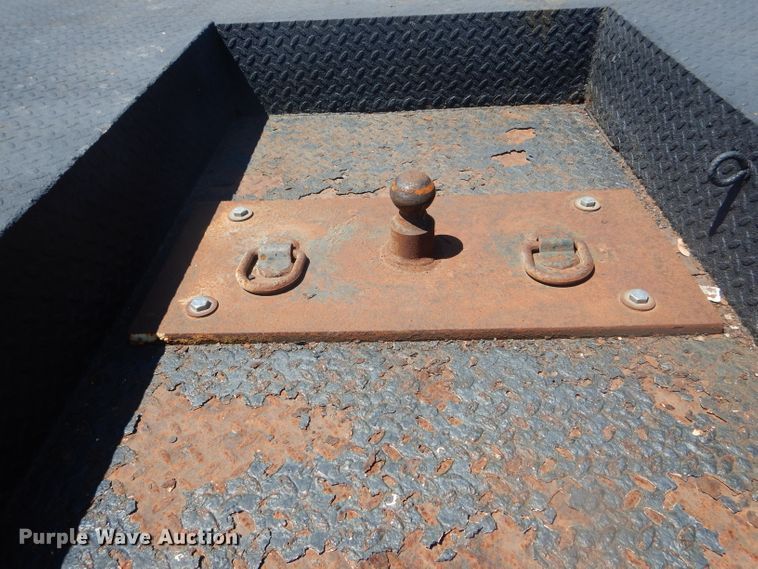 image for item DF3138 2009 Mack CXU612 flatbed truck