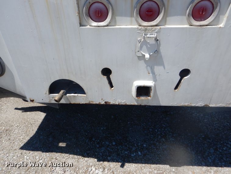 image for item DF3138 2009 Mack CXU612 flatbed truck