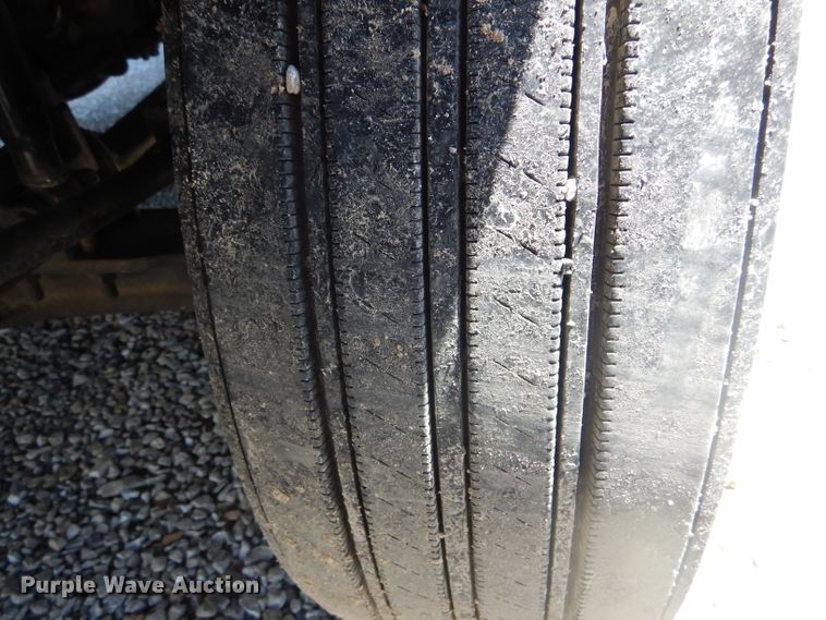 image for item DF3138 2009 Mack CXU612 flatbed truck