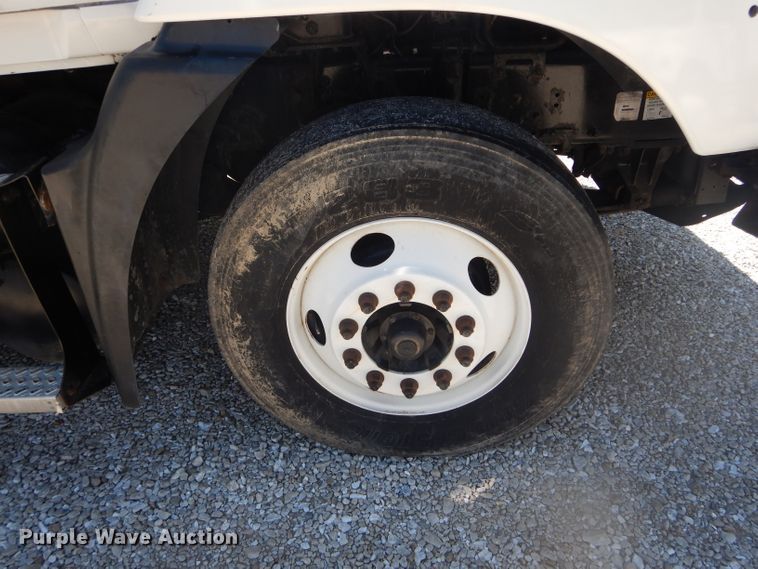 image for item DF3138 2009 Mack CXU612 flatbed truck