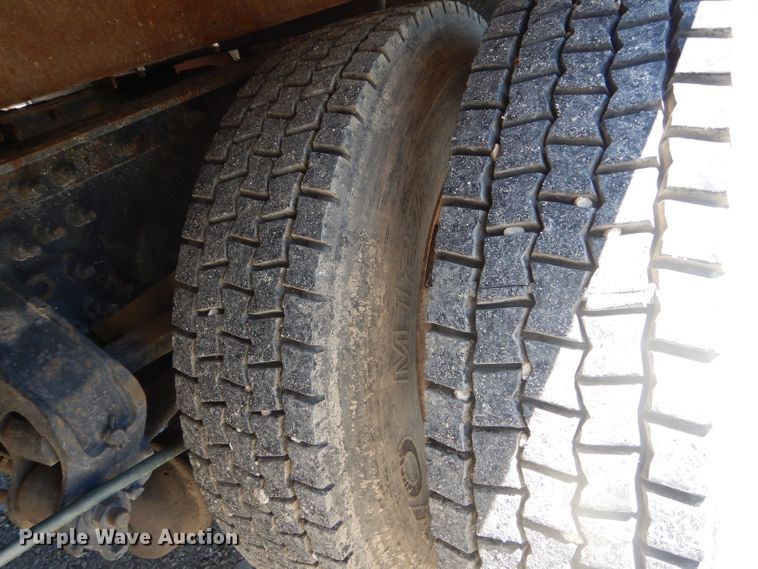 image for item DF3138 2009 Mack CXU612 flatbed truck