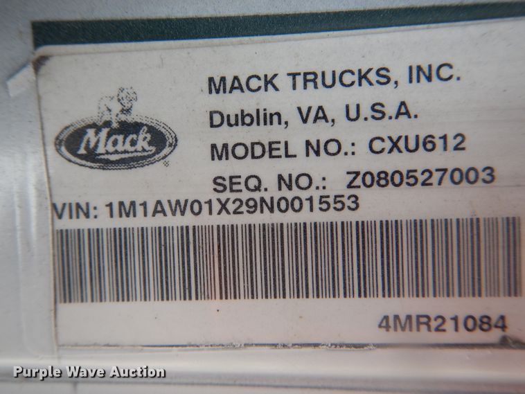 image for item DF3138 2009 Mack CXU612 flatbed truck