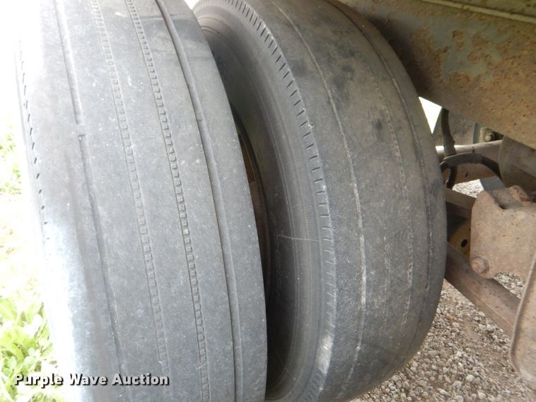 image for item DF3162 1997 Pines dry van trailer