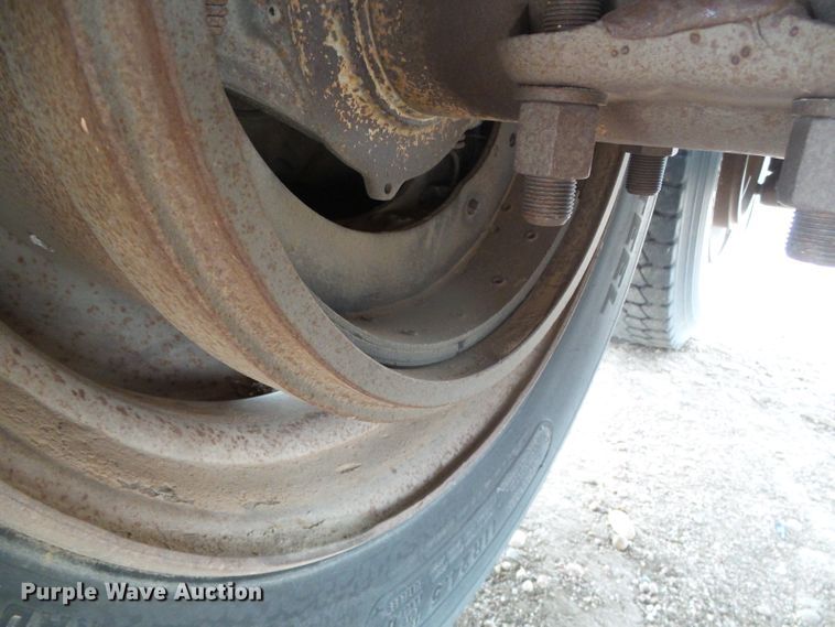 image for item DG0195 1985 Timpte double hopper bottom grain trailer