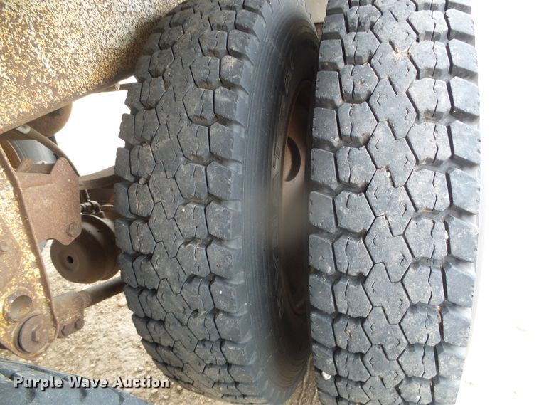 image for item DG0195 1985 Timpte double hopper bottom grain trailer