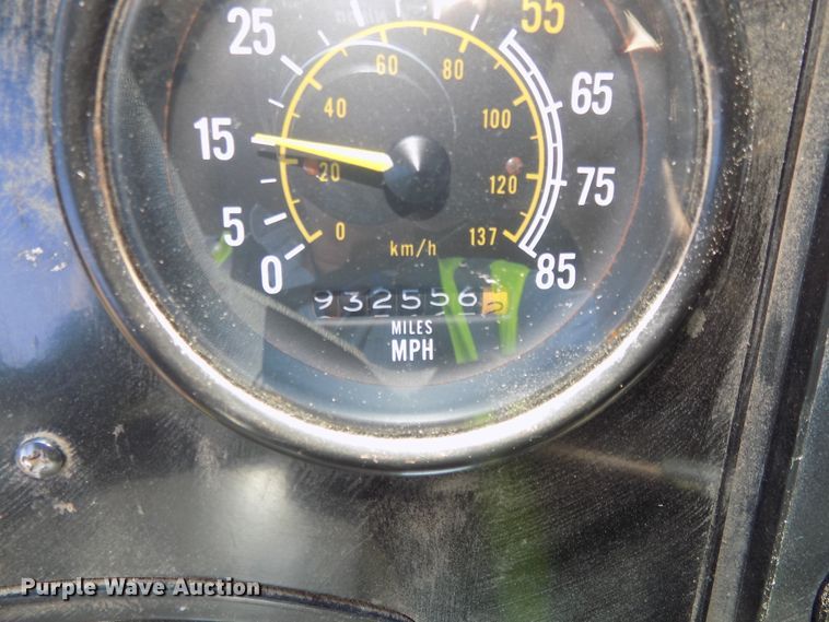 image for item DG2576 1984 International COF9670XL semi truck