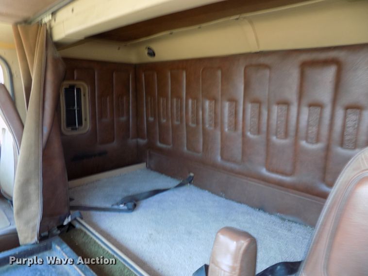 image for item DG2576 1984 International COF9670XL semi truck