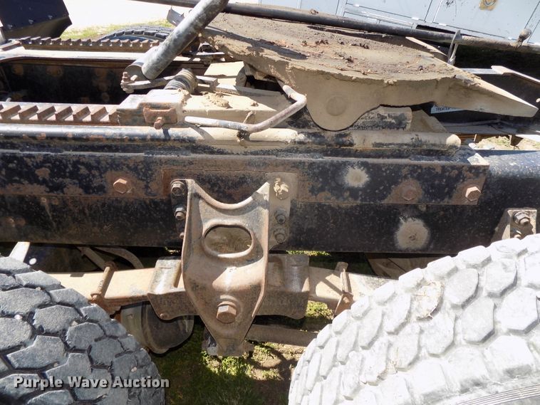 image for item DG2576 1984 International COF9670XL semi truck