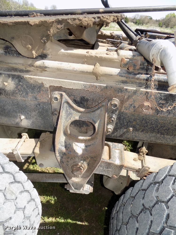 image for item DG2576 1984 International COF9670XL semi truck