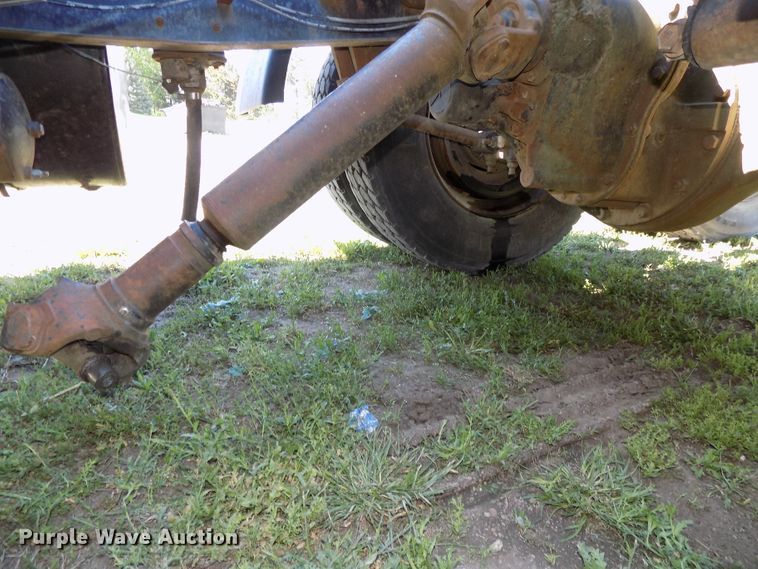 image for item DG2576 1984 International COF9670XL semi truck